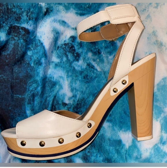 ⭐HP⭐LIKE NEW Tommy Hilfiger  Sandals Size 10M - Picture 3 of 3